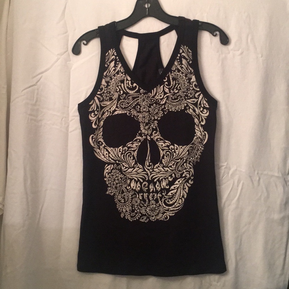Gently used Skull Vocal tank top!